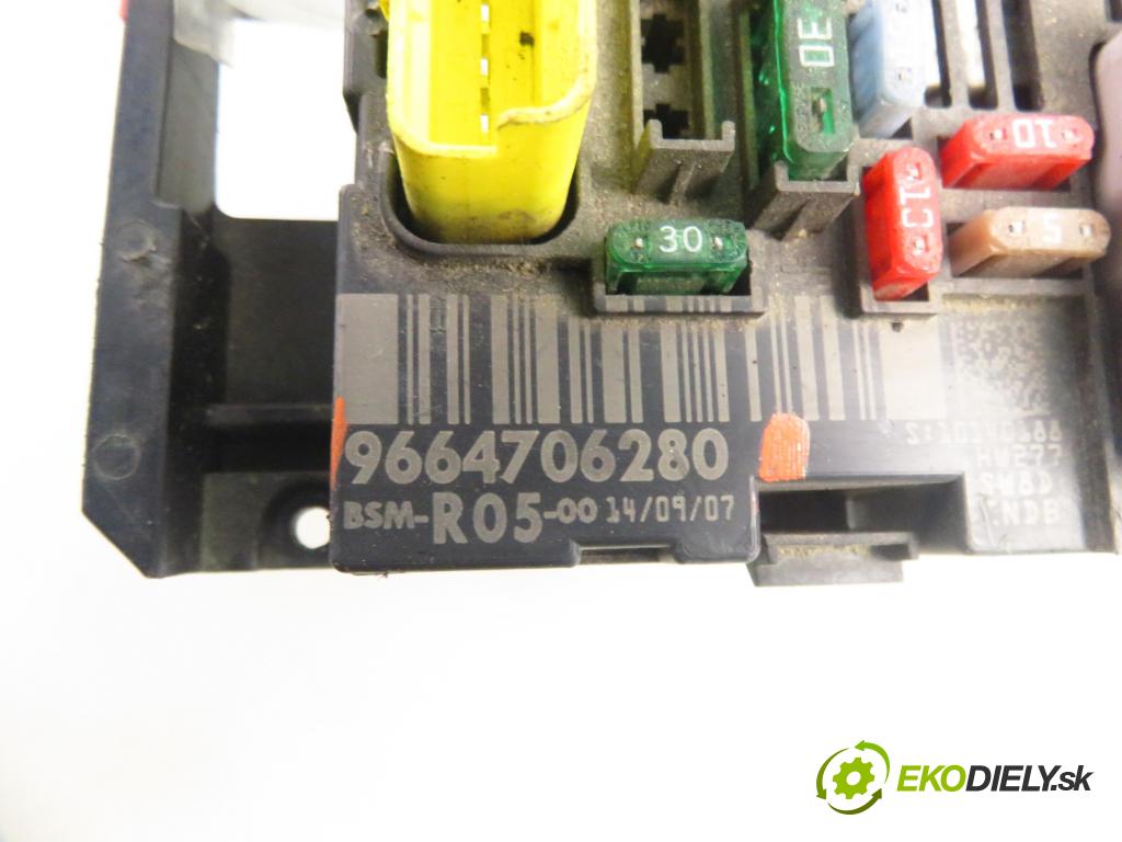 PEUGEOT EXPERT Skrzynia (VF3A_, VF3U_, VF3X_) FURGON 2010 66,00 1.6 HDi 90 16V - 9HU (DV6UTED4) 1560,00 MODUL BSI 9664706280