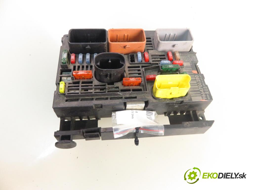 PEUGEOT EXPERT Skrzynia (VF3A_, VF3U_, VF3X_) FURGON 2010 66,00 1.6 HDi 90 16V - 9HU (DV6UTED4) 1560,00 MODUL BSI 9664706280