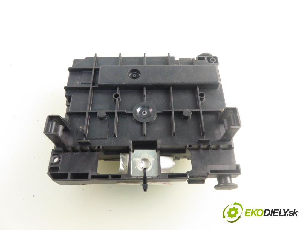 PEUGEOT EXPERT Skrzynia (VF3A_, VF3U_, VF3X_) FURGON 2010 66,00 1.6 HDi 90 16V - 9HU (DV6UTED4) 1560,00 MODUL BSI 9664706280