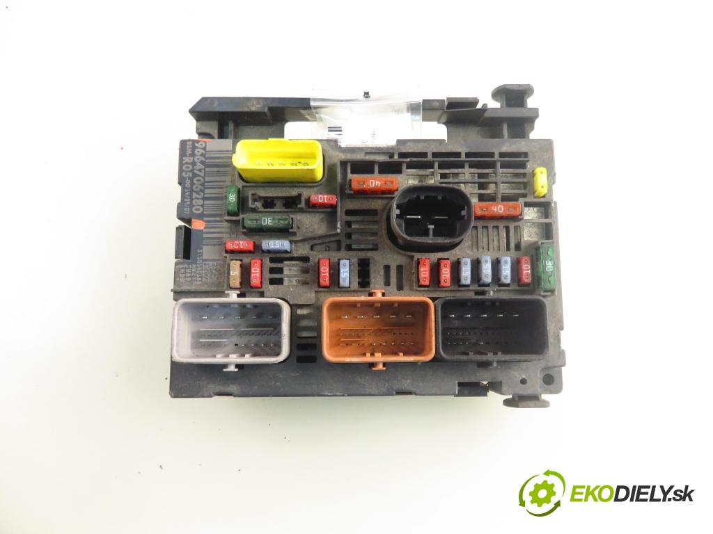 PEUGEOT EXPERT Skrzynia (VF3A_, VF3U_, VF3X_) FURGON 2010 66,00 1.6 HDi 90 16V - 9HU (DV6UTED4) 1560,00 MODUL BSI 9664706280