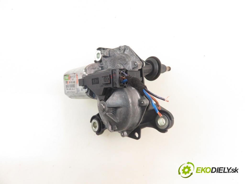 OPEL CORSA C (X01) HB 2002 55,00 1.2 16V 75 - Z 12 XE 1199,00 Motorček stierače zadné 09132802 ; 53011112