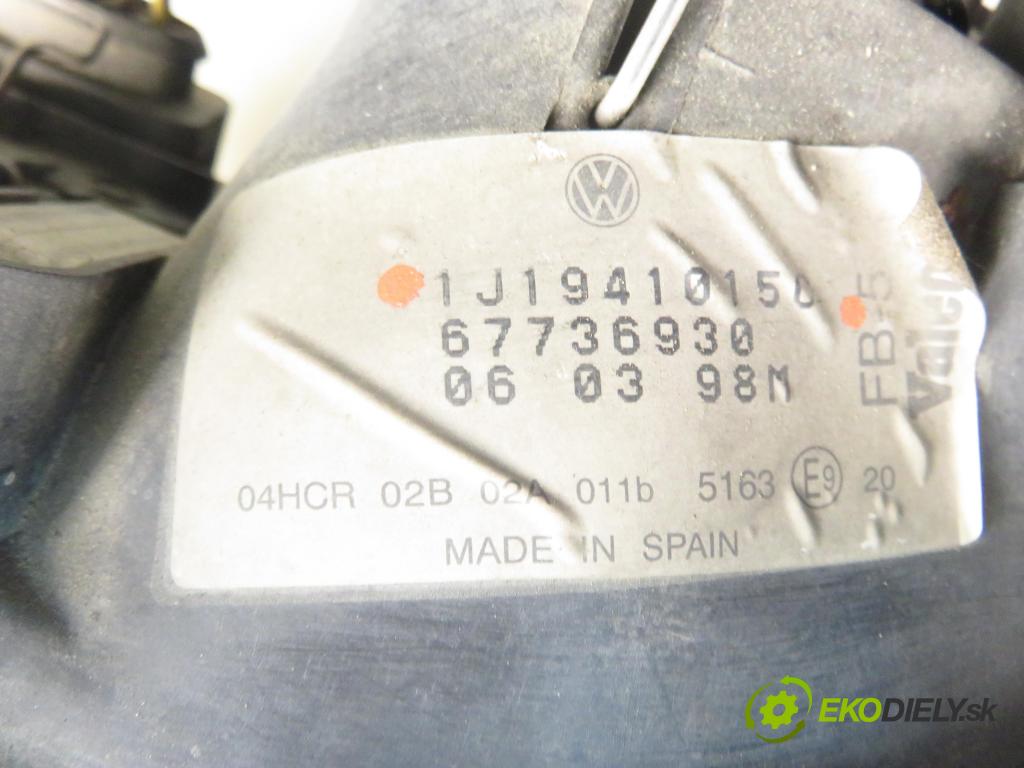 VW GOLF IV (1J1) HB 1998 55,00 1.4 16V 75 - AKQ 1390,00 Svetlo LP 1J1941015C