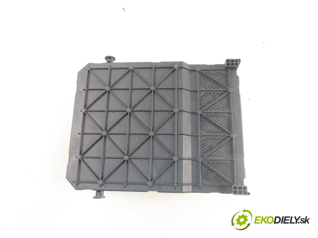 CITROEN C3 I (FC_) HB 2003 50,00 1.4 HDi 8V - 8HX 1398,00 MODUL BSI S118085200L ; 9653667380