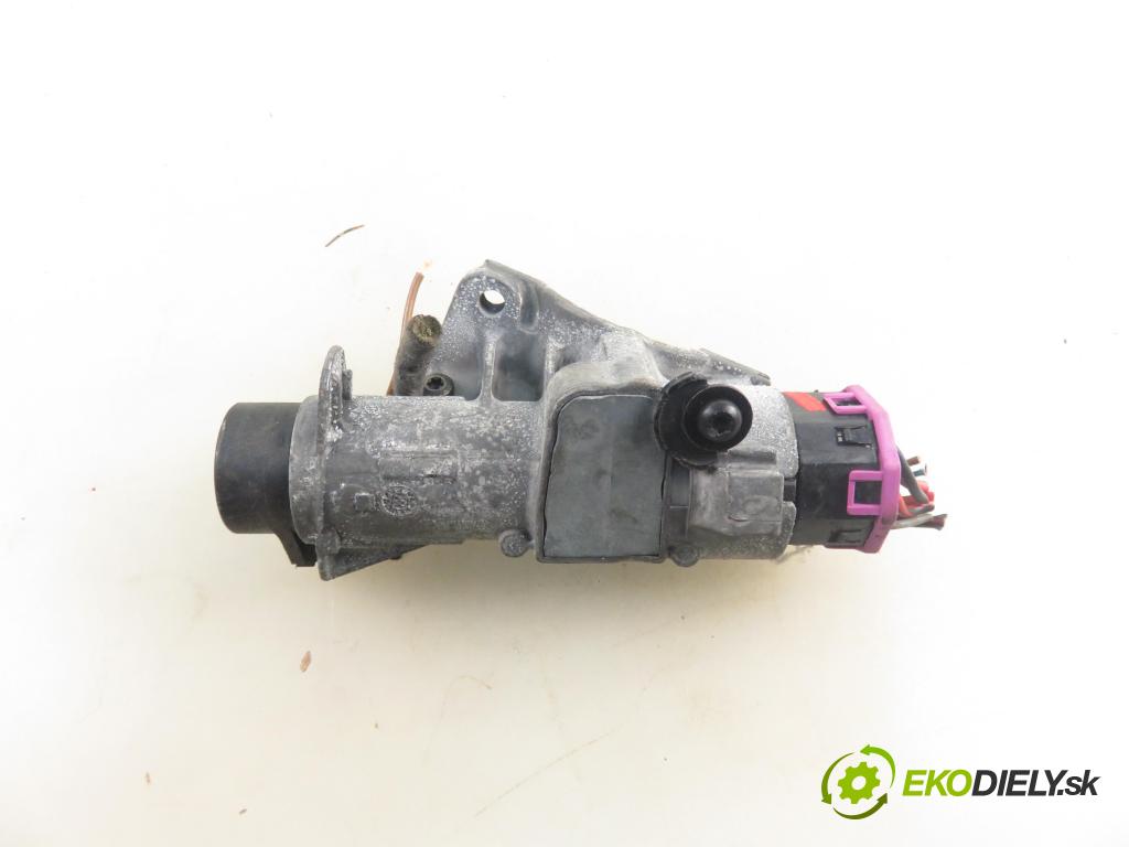 VW GOLF IV (1J1) HB 1998 55,00 1.4 16V 75 - AKQ 1390,00 spinačka 4B0905851C (Spínacia skrinka)