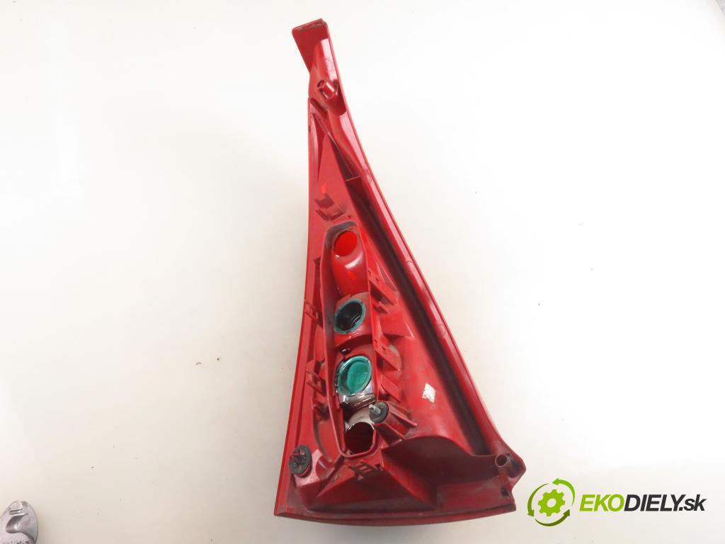 CITROEN C3 I (FC_) HB 2003 50,00 1.4 HDi 8V - 8HX 1398,00 světlo pravé zadní