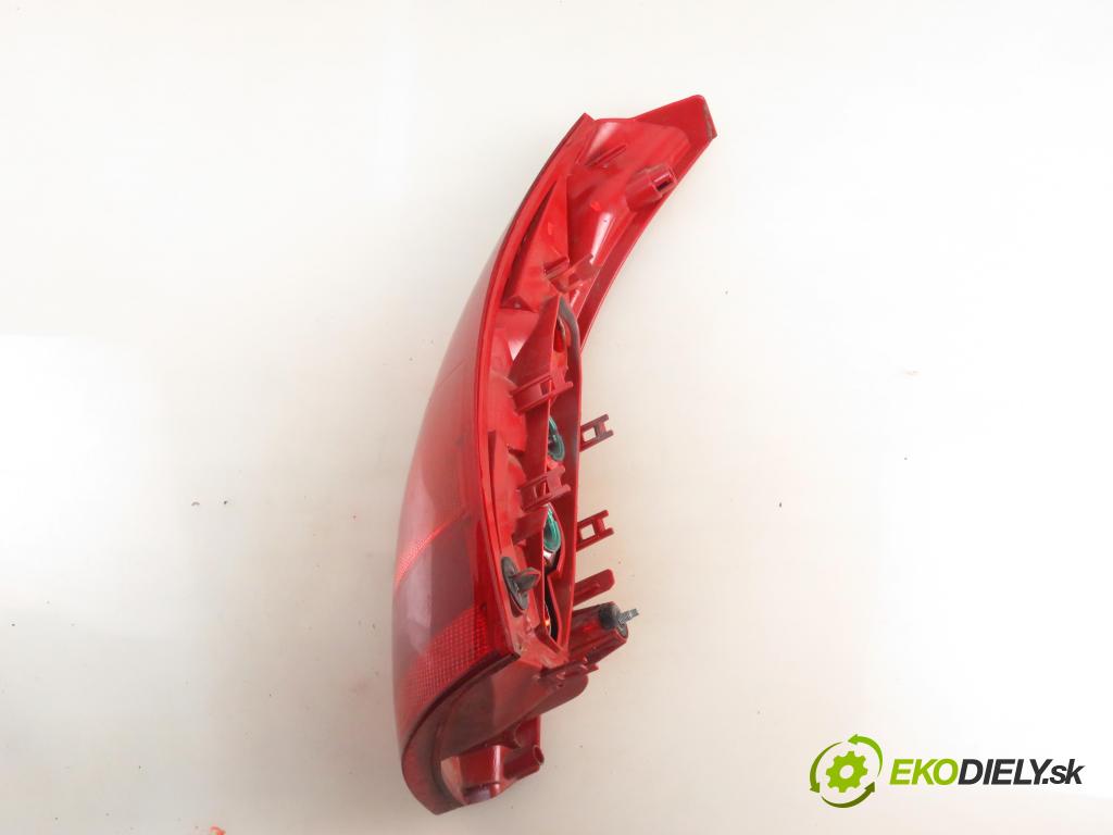 CITROEN C3 I (FC_) HB 2003 50,00 1.4 HDi 8V - 8HX 1398,00 světlo pravé zadní