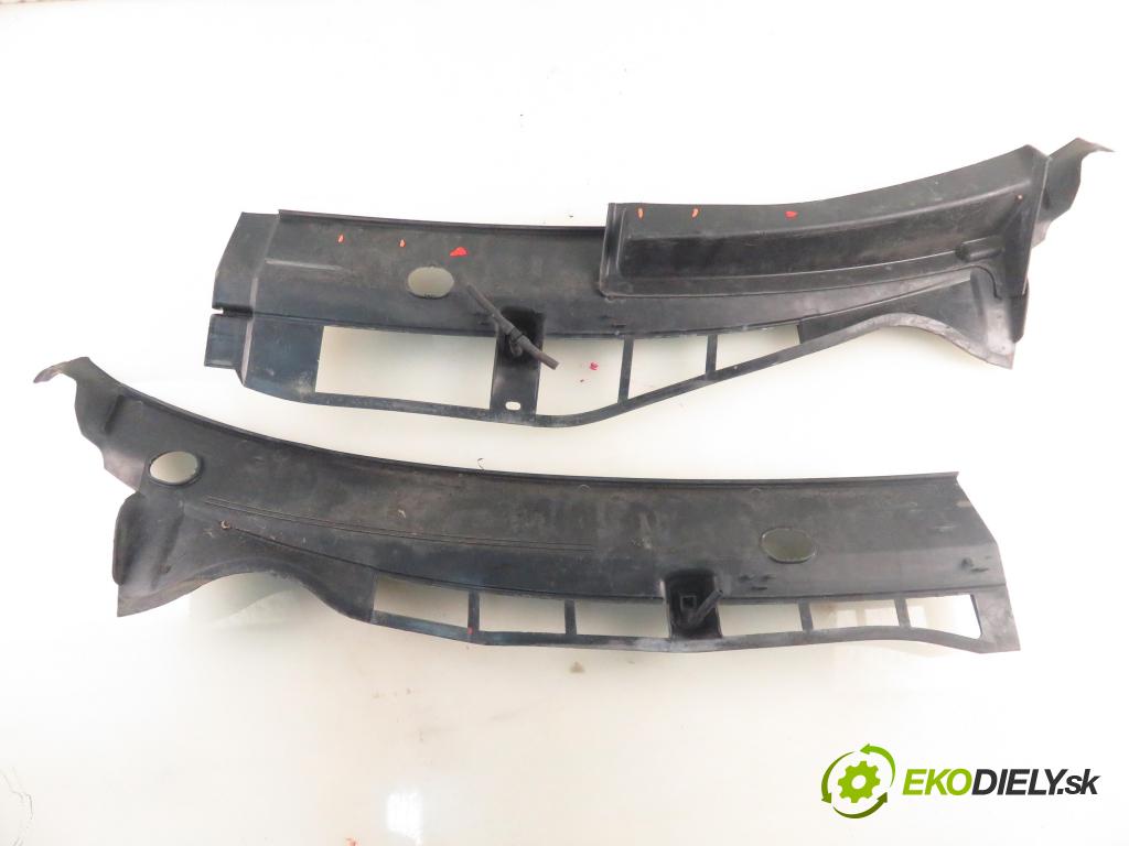 SKODA OCTAVIA I (1U2) LIFTBACK 1998 66,00 1.9 TDI 90- AGR 1896,00 Torpédo, plast pod čelné okno 1U1819979A ; 1U0819404A (Torpédo (plast pod čelným sklom))