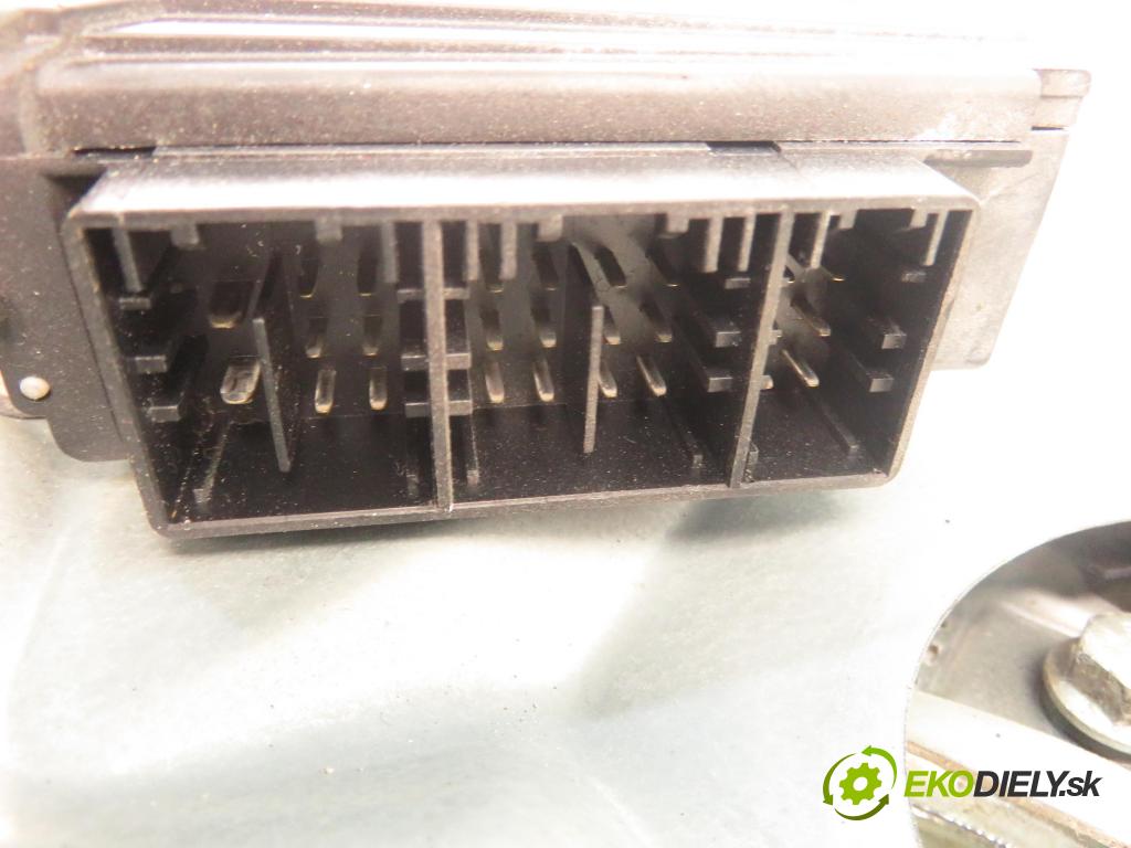 SEAT IBIZA III (6L1) HB 2002 47,00 1.2 12V - AZQ 1198,00 mechanismus oken PPE 3D 6L3837752AD ; 6Q2959801A ; 6L3837756H