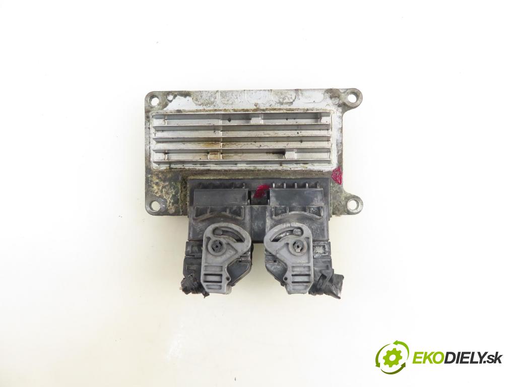 RENAULT CLIO II (BB_, CB_) HB 2002 0,00 1.2 16V - D4F 712 1149,00 Riadiaca jednotka Motor IAW5NR2C2 ; 8200181482 ; 8200232132