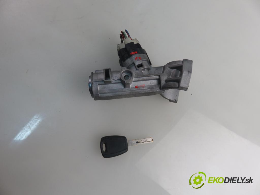 CITROEN JUMPER Skrzynia FURGON 2011 88,00 2.2 HDi 120 - 4HU (P22DTE) 2198,00 spinačka  (Spínacia skrinka)