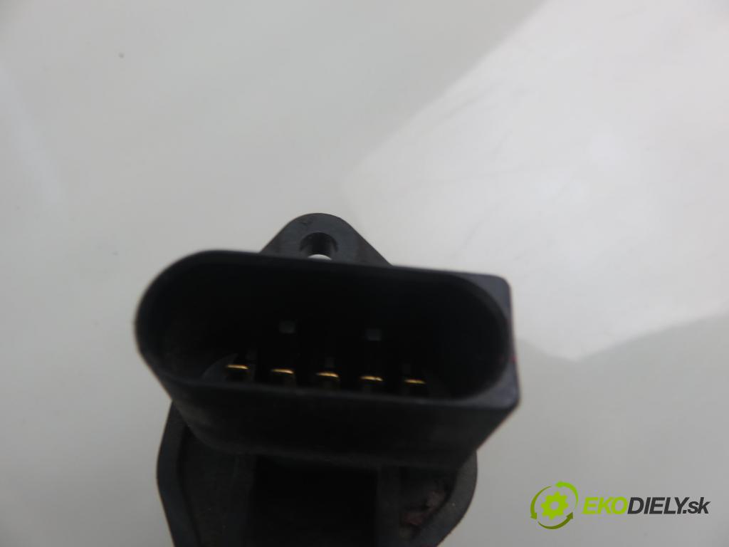 AUDI A4 (8E2, B6) SEDAN 2001 110,00 1.8 T - AVJ 1781,00 váha vzduchu vzduchu F00C2G2047