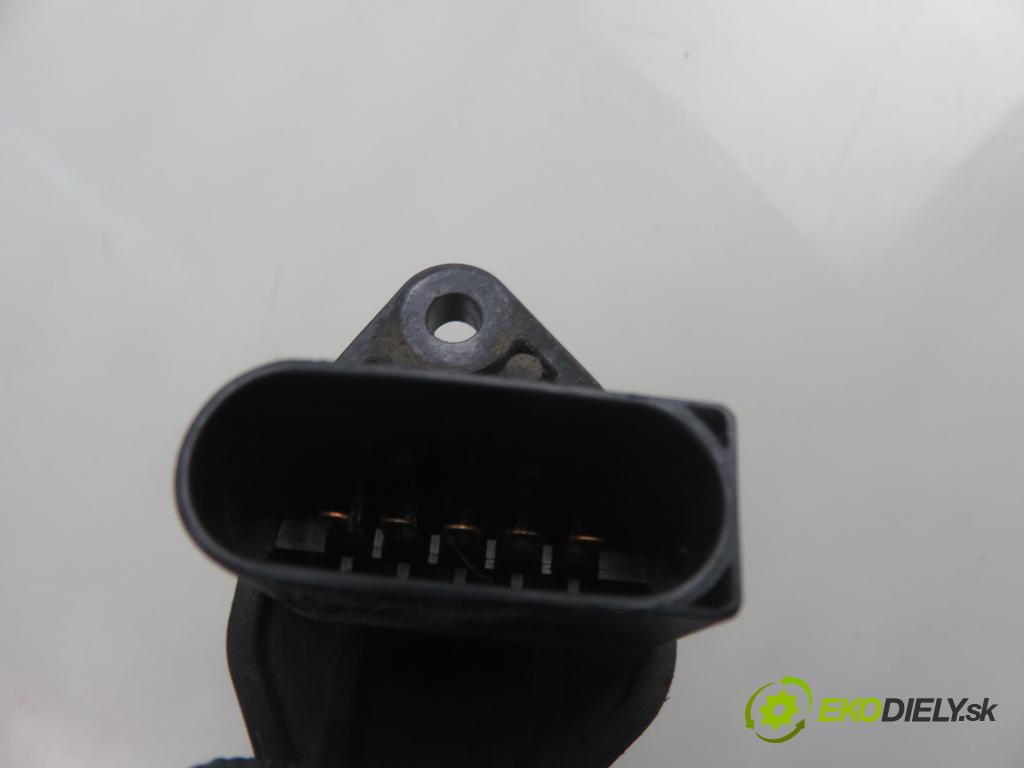 VW PASSAT B6 (3C2) SEDAN 2005 103,00 2.0 TDI 16V - BKP 1968,00 váha vzduchu vzduchu F00C2G2055