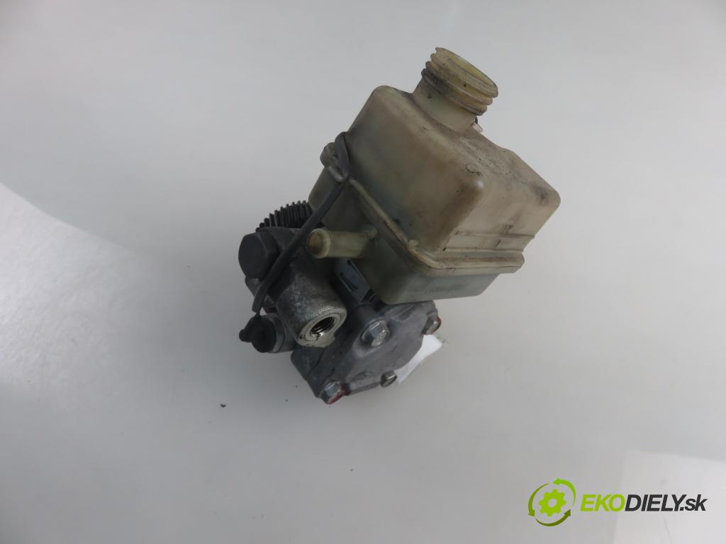 MAZDA 5 (CR19) MINIVAN 2006 105,00 2.0 MZR-CD 143 - RF7J 1998,00 Pumpa servočerpadlo  (Servočerpadlo)