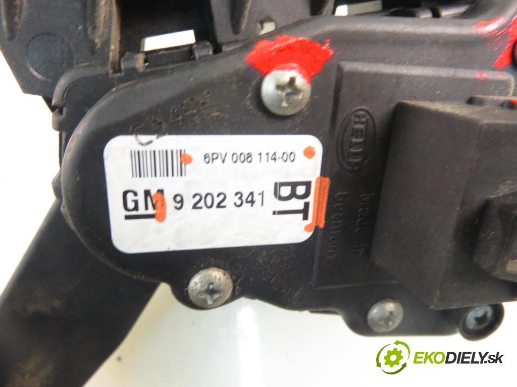 OPEL ZAFIRA B (A05) MINIVAN 2006 74,00 1.9 CDTI 8V 101 - Z 19 DTL 1910,00 potenciometr plynového pedálu 9202341BT ; 6PV00811400 (Pedály)