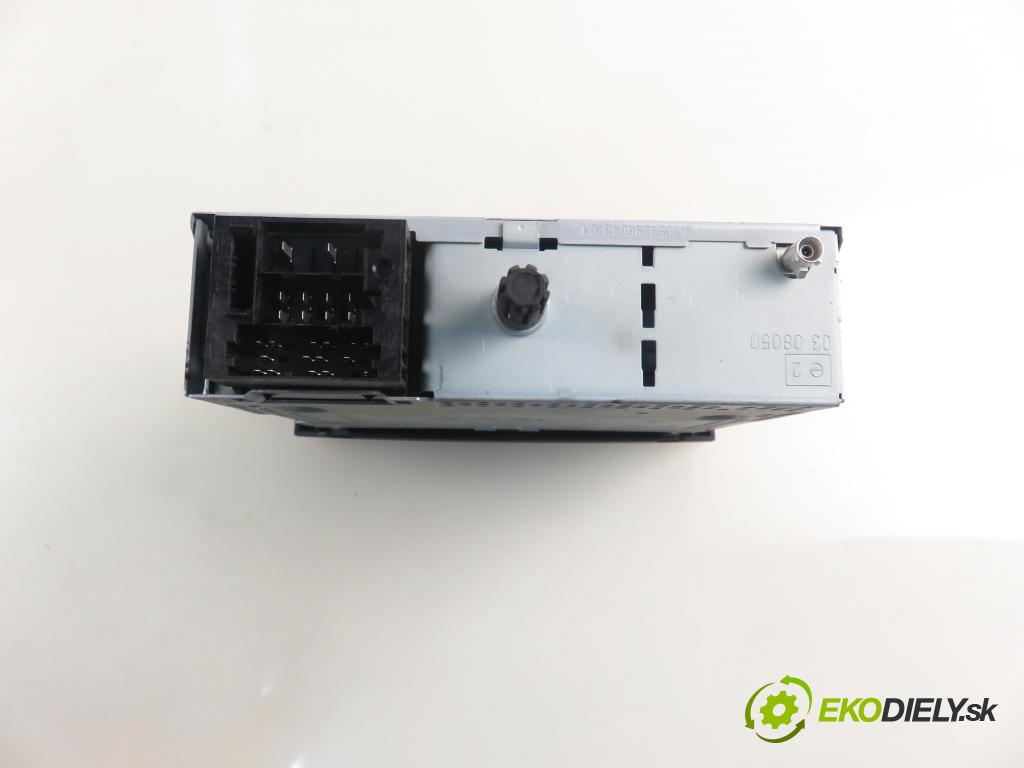 RENAULT CLIO III (BR0/1, CR0/1) HB 2009 55,00 1.2 16V Hi-Flex (BR1U, CR1U) - D4F 742 1149,00 RADIO CD 281150038R