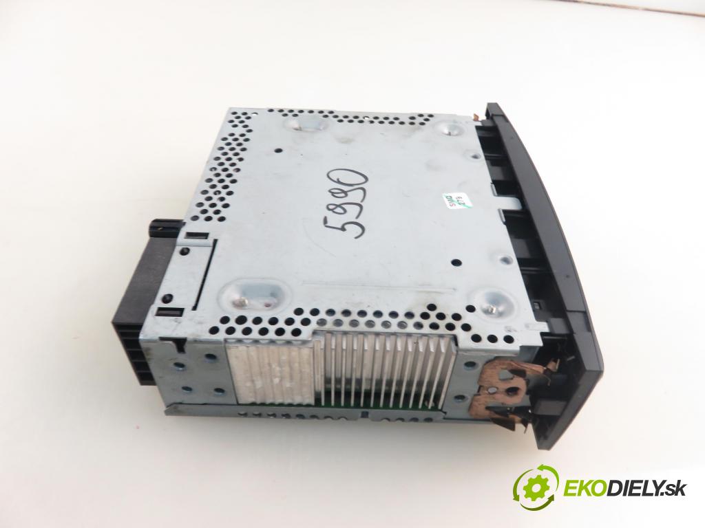RENAULT CLIO III (BR0/1, CR0/1) HB 2009 55,00 1.2 16V Hi-Flex (BR1U, CR1U) - D4F 742 1149,00 RADIO CD 281150038R