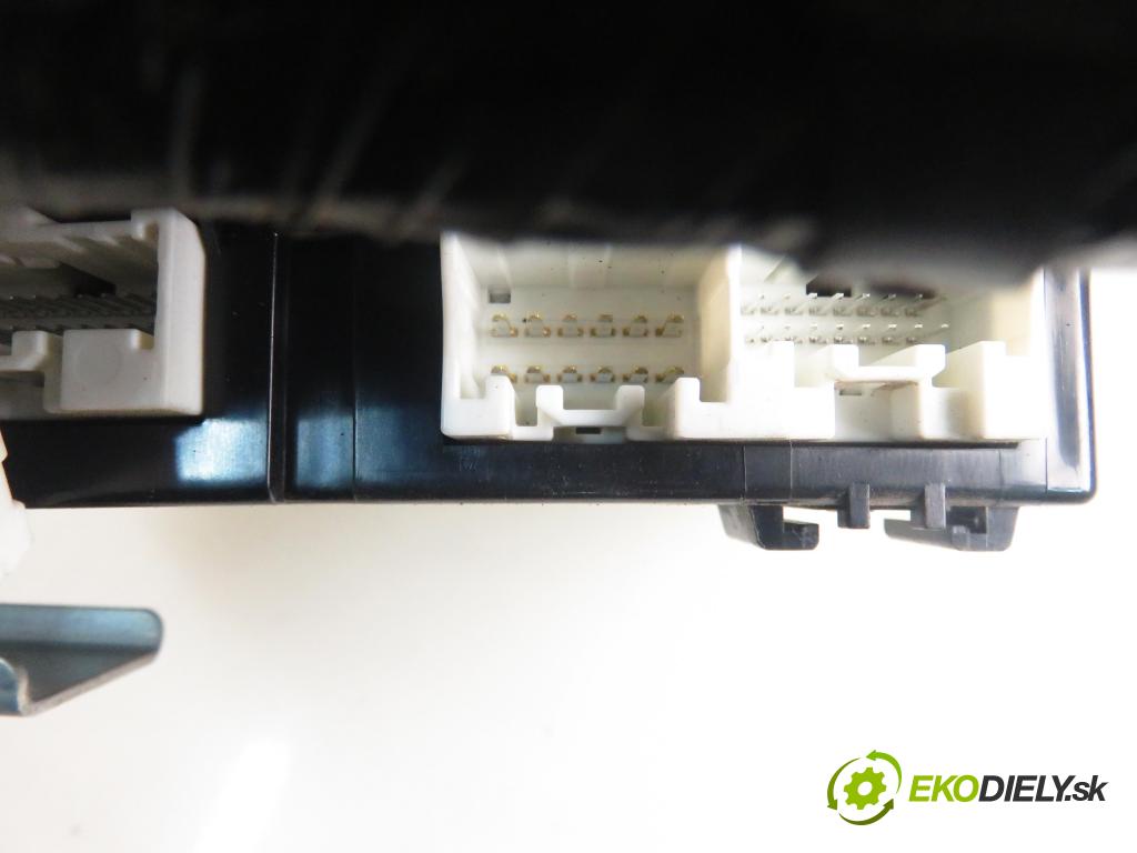 MAZDA 5 (CR19) MINIVAN 2006 105,00 2.0 MZR-CD 143 - RF7J 1998,00 MODUL komfortu CC2967560B