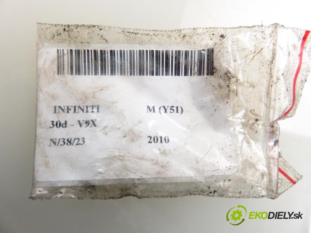 INFINITI M (Y51) SEDAN 2010 175,00 3.0d V6 238 - V9X 2993,00 vstrekovač 889945H82868770 ; 0445116033 (Vstrekovač paliva)