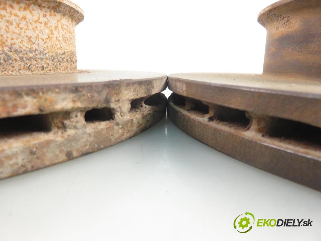 VW TRANSPORTER IV Autobus (70XB, 70XC, 7DB, 7DW, 7DK) BUS 1993 57,00 2.4 D 78 2370,00 Lamela kotúč brzdová predný