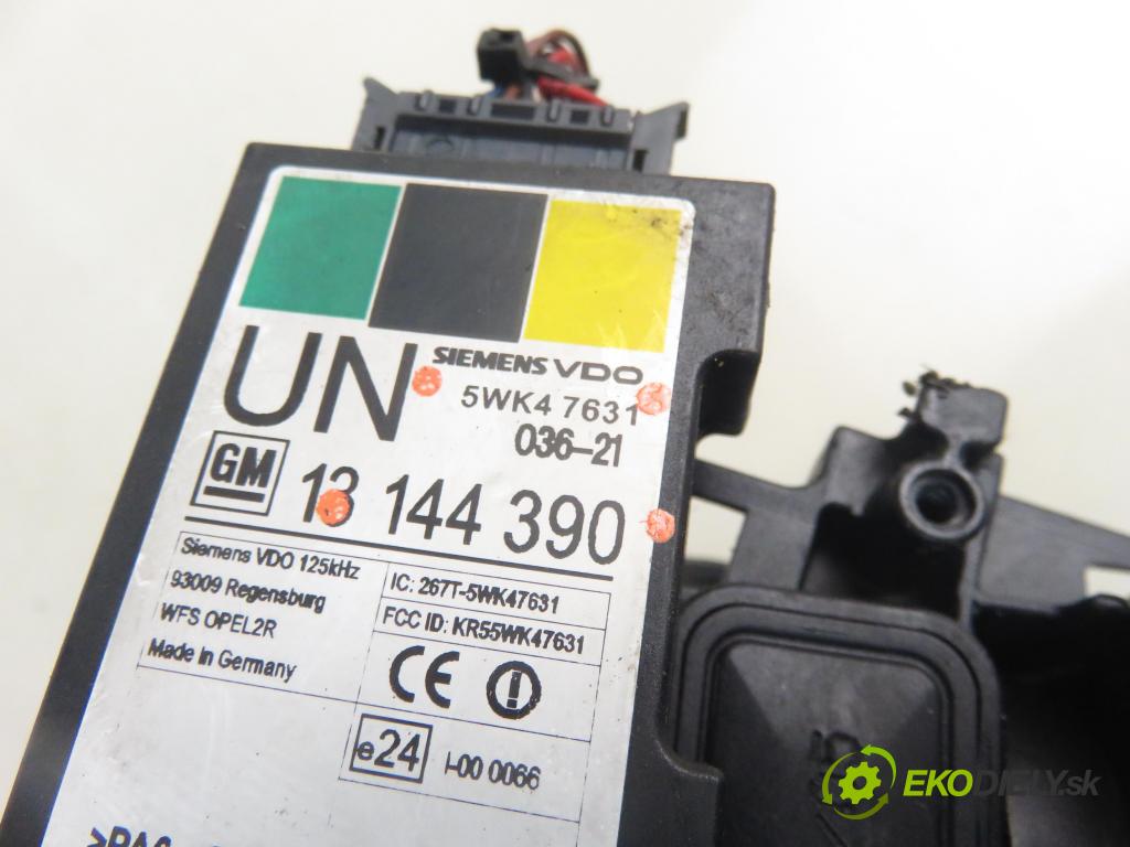 OPEL MERIVA A nadwozie wielkoprzestrzenne (MPV) (X03) HB 2006 55,00 1.3 CDTI - Z 13 DTJ 1248,00 spinačka 13144390 ; 5WK47631 (Spínacia skrinka)