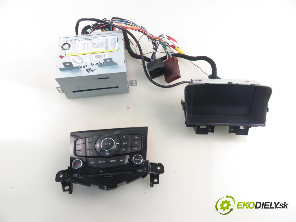 CHEVROLET CRUZE (J300) SEDAN 2011 0,00 2.0 VCDi - Z 20 D1 1998,00 RADIO CD