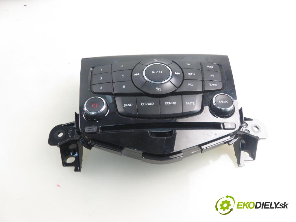 CHEVROLET CRUZE (J300) SEDAN 2011 0,00 2.0 VCDi - Z 20 D1 1998,00 RADIO CD