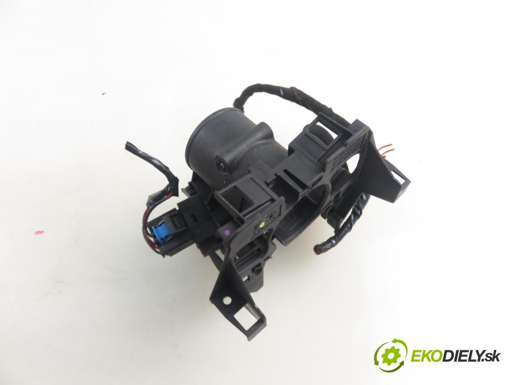 OPEL CORSA C (X01) HB 2004 55,00 1.2 16V 75 - Z 12 XE 1199,00 spinačka 24445098 ; 5WK4763 (Spínacia skrinka)