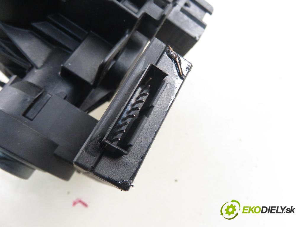 OPEL CORSA C (X01) HB 2002 55,00 1.2 16V 75 - Z 12 XE 1199,00 spinačka 24445098 ; 5WK4763 (Spínacia skrinka)