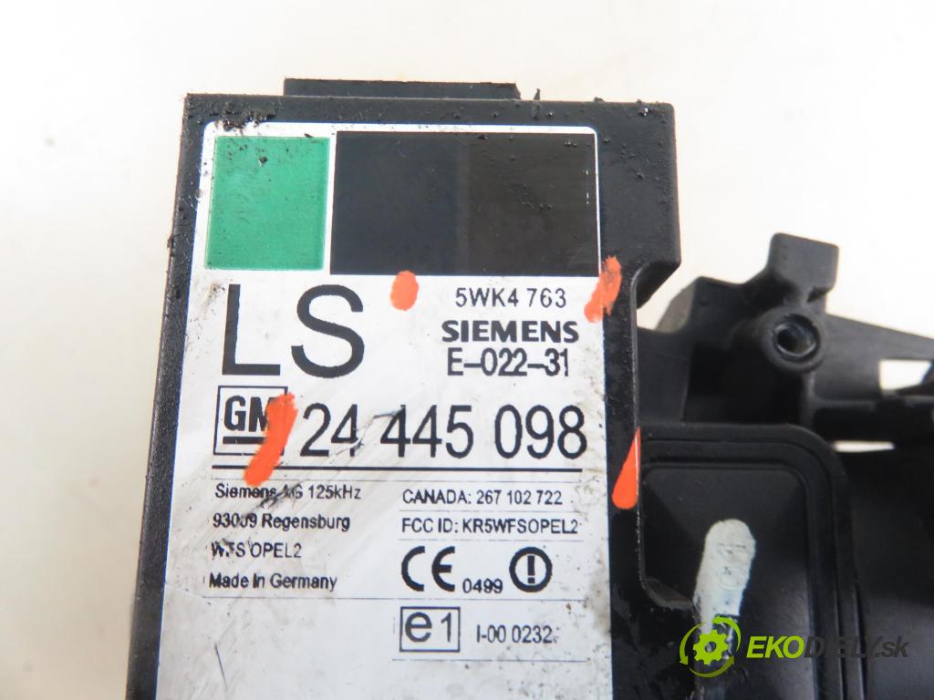 OPEL CORSA C (X01) HB 2002 55,00 1.2 16V 75 - Z 12 XE 1199,00 spinačka 24445098 ; 5WK4763 (Spínacia skrinka)