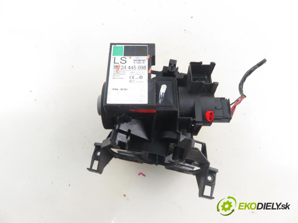 OPEL CORSA C (X01) HB 2002 55,00 1.2 16V 75 - Z 12 XE 1199,00 spinačka 24445098 ; 5WK4763 (Spínacia skrinka)