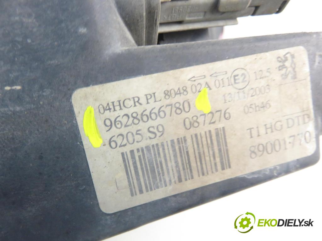 PEUGEOT 206 liftback (2A/C) HB 2003 440,00 1.1 i - HFX (TU1JP) 1124,00 Svetlo PP 9628666780