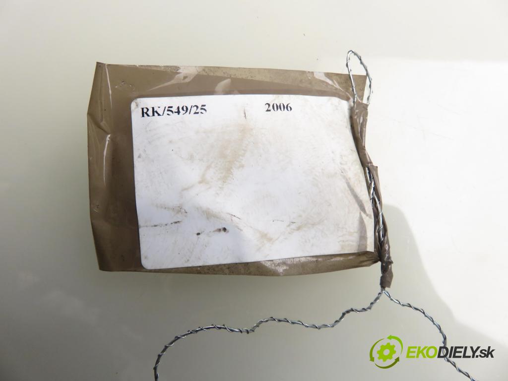 OPEL ZAFIRA B (A05) MINIVAN 2006 74,00 1.9 CDTI 8V 101 - Z 19 DTL 1910,00 zámok dveří kufr EL. 13117285