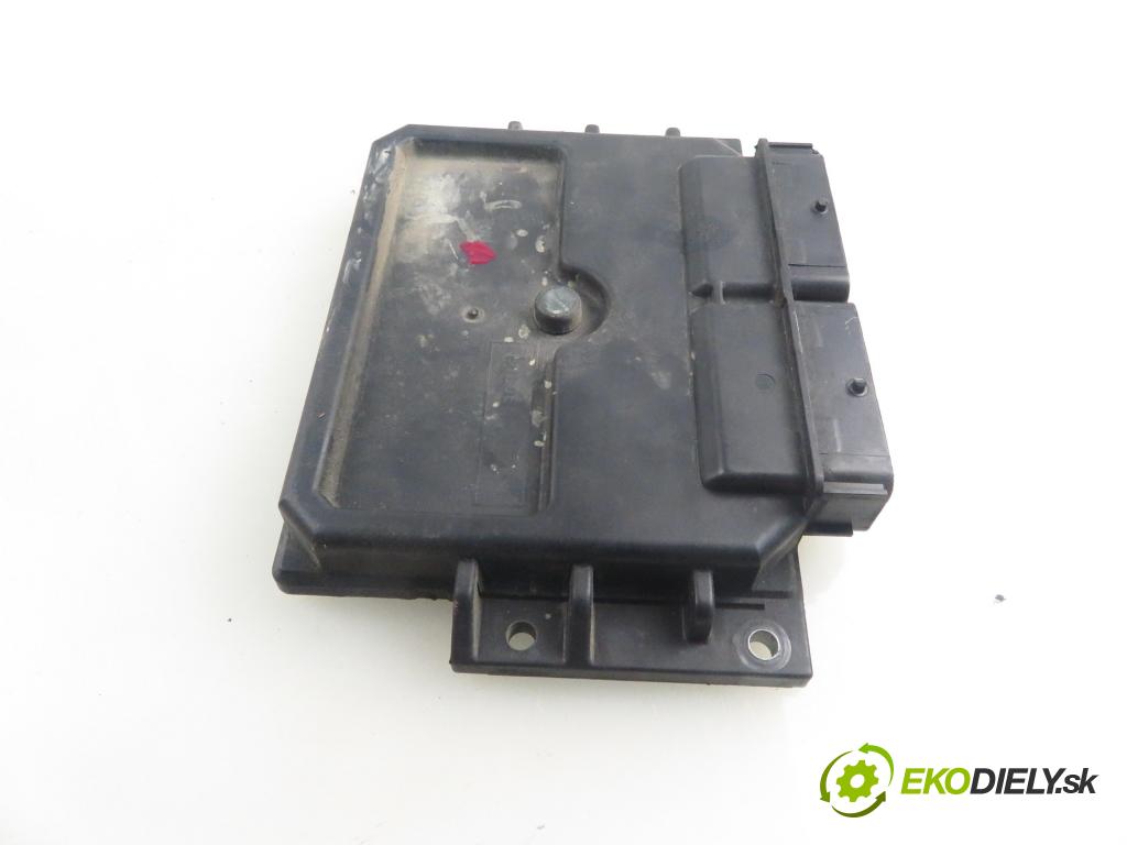 RENAULT KANGOO (KC0/1_) FURGON 2001 47,00 1.9 D 1870,00 Riadiaca jednotka Motor 8200150549 ; 7700115802 ; R04010034B