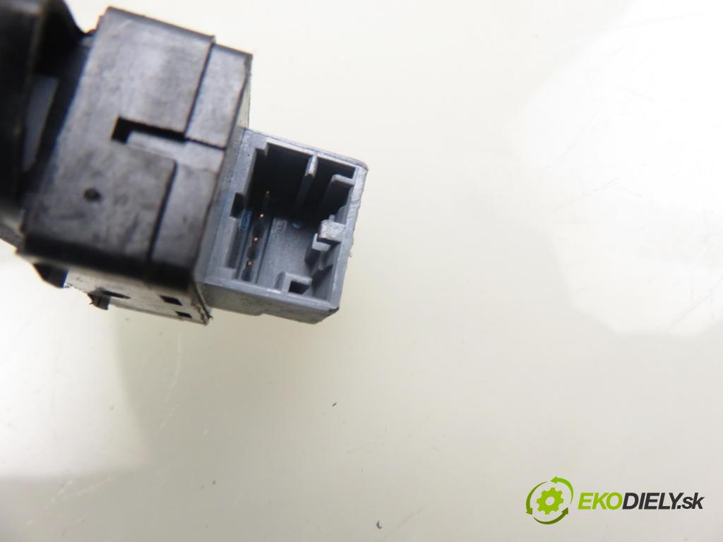 VW POLO (9N_) HB 2004 47,00 1.2 12V 64 - AZQ 1198,00 mechanismus oken PPE 6Q2959801A ; 6Q4837402H