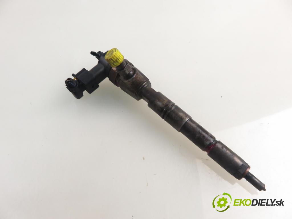 OPEL SIGNUM HB 2004 110,00 1.9 CDTI 150 1910,00 vstrekovač 0986435088 (Vstrekovač paliva)