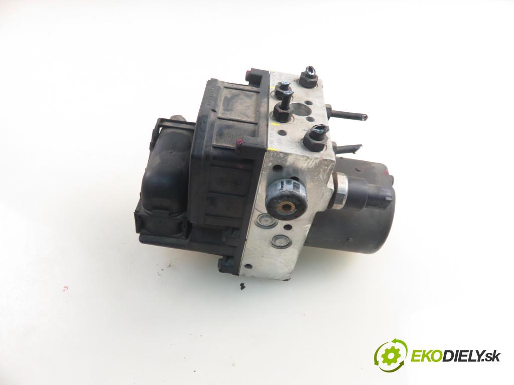 AUDI A4 (8E2, B6) SEDAN 2003 96,00 1.9 TDI quattro - AVF 1896,00 pumpa ABS 8E0614517A ; 0265950012 ; 0265225045 (Pumpy brzdové)