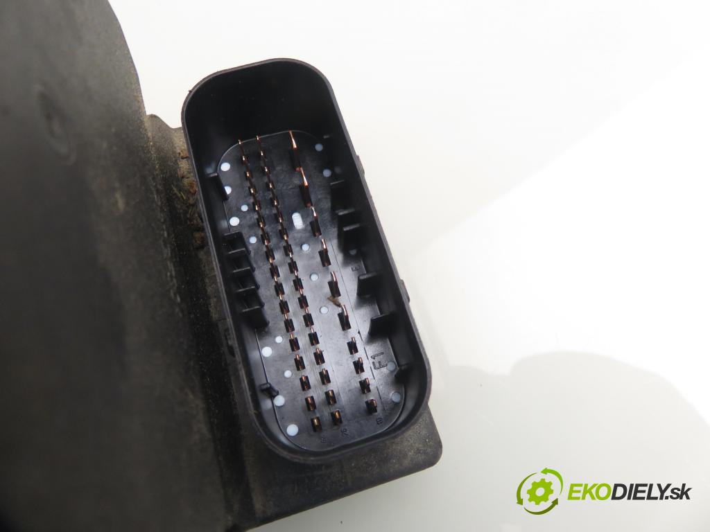 AUDI A4 (8E2, B6) SEDAN 2003 96,00 1.9 TDI quattro - AVF 1896,00 pumpa ABS 8E0614517A ; 0265950012 ; 0265225045 (Pumpy brzdové)