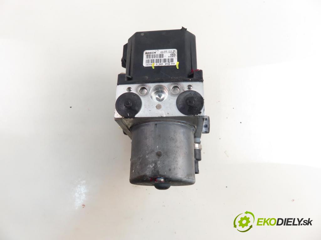 AUDI A4 (8E2, B6) SEDAN 2003 96,00 1.9 TDI quattro - AVF 1896,00 pumpa ABS 8E0614517A ; 0265950012 ; 0265225045 (Pumpy brzdové)