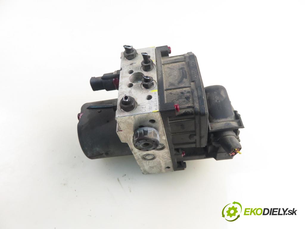 AUDI A4 (8E2, B6) SEDAN 2003 96,00 1.9 TDI quattro - AVF 1896,00 pumpa ABS 8E0614517A ; 0265950012 ; 0265225045 (Pumpy brzdové)