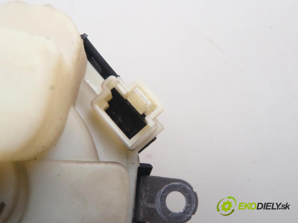 VOLVO S40 II (MS) SEDAN 2005 92,00 1.8 125 - B 4184 S11 1798,00 spinačka 30659837 (Spínacia skrinka)