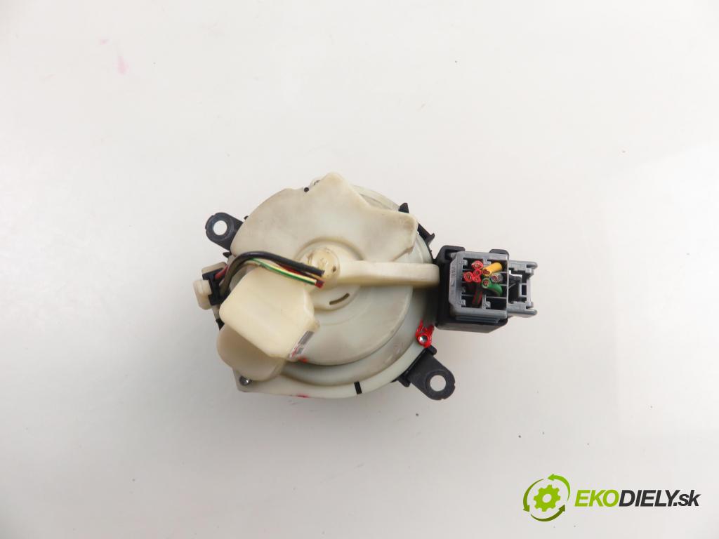 VOLVO S40 II (MS) SEDAN 2005 92,00 1.8 125 - B 4184 S11 1798,00 spinačka 30659837 (Spínacia skrinka)