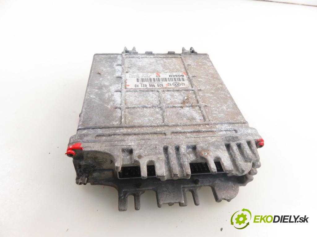 VW TRANSPORTER IV Skrzynia (70XA) FURGON 1998 50,00 1.9 TD 68 - ABL 1896,00 Riadiaca jednotka Motor 028906021HD ; 0281001729