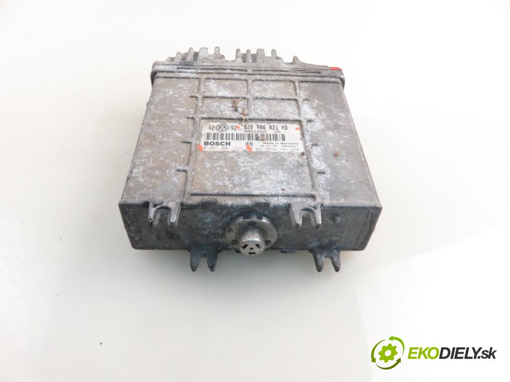 VW TRANSPORTER IV Skrzynia (70XA) FURGON 1998 50,00 1.9 TD 68 - ABL 1896,00 Riadiaca jednotka Motor 028906021HD ; 0281001729
