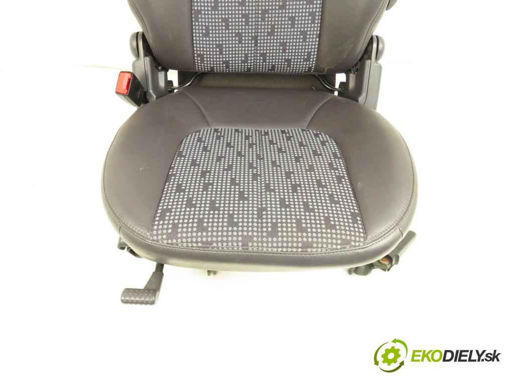 MERCEDES-BENZ KLASA A (W168) HB 2000 75,00 1.6 102 A 160  M 166.960 1598,00 Sedadlo 2 rad ľavy
