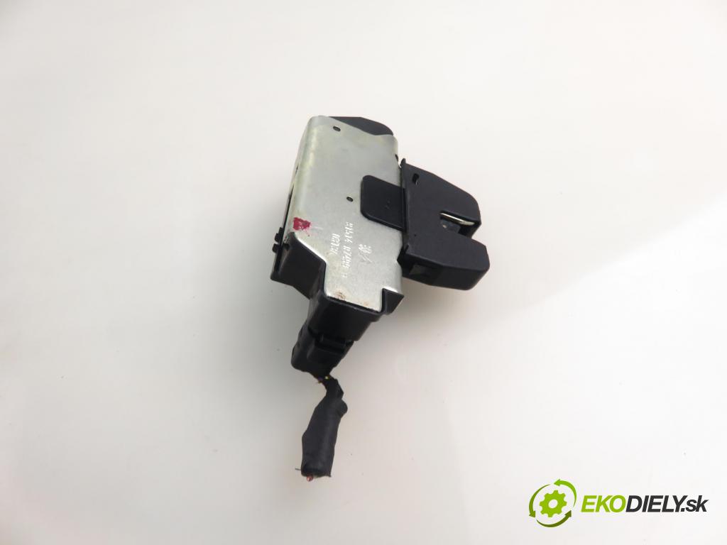 PEUGEOT 301 SEDAN 2013 85,00 1.6 VTi 115 - NFP (EC5) 1587,00 zámok dveří kufr EL. 9677220380