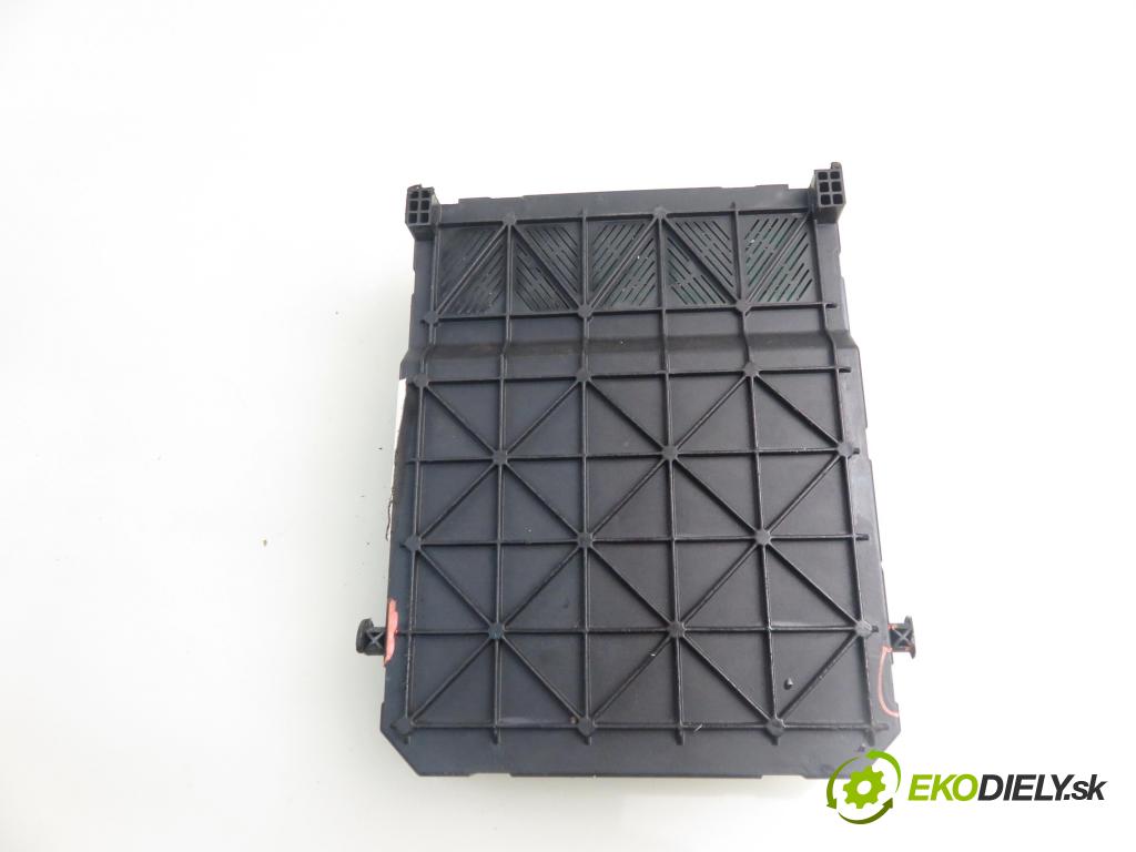 CITROEN C3 I (FC_) HB 2002 54,00 1.4 i - KFV (TU3JP) 1360,00 MODUL BSI 9648715380
