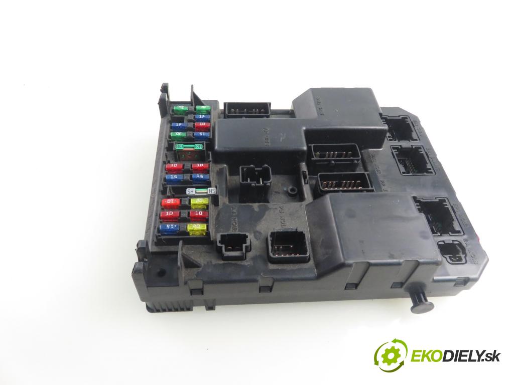 PEUGEOT 307 (3A/C) HB 2005 80,00 1.6 HDi 110 1560,00 MODUL BSI 9651197680A ; 9651196980A