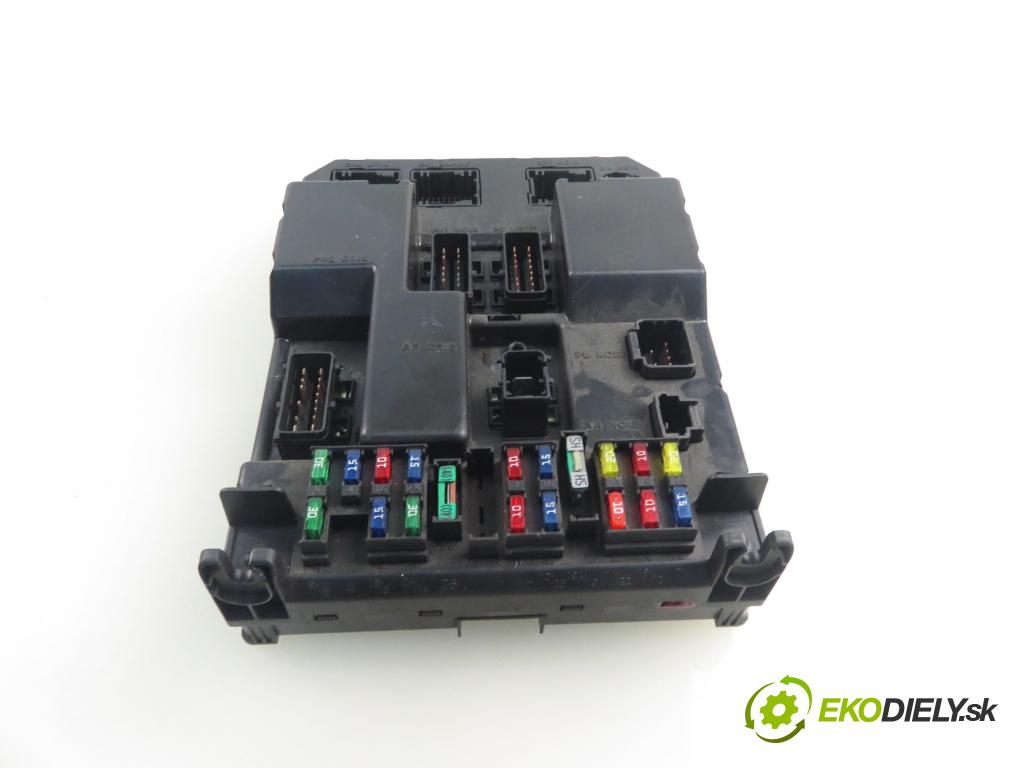 PEUGEOT 307 (3A/C) HB 2005 80,00 1.6 HDi 110 1560,00 MODUL BSI 9651197680A ; 9651196980A