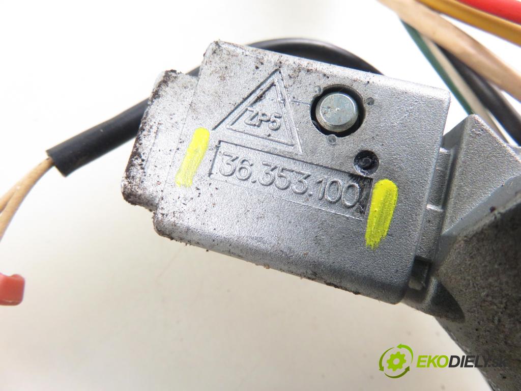 PEUGEOT 307 (3A/C) HB 2005 80,00 1.6 HDi 110 1560,00 spinačka 36353100 ; 9648445180 (Spínacia skrinka)