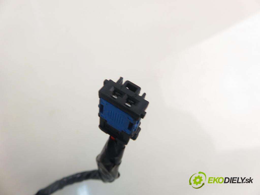 PEUGEOT 307 (3A/C) HB 2005 80,00 1.6 HDi 110 1560,00 spinačka 36353100 ; 9648445180 (Spínacia skrinka)